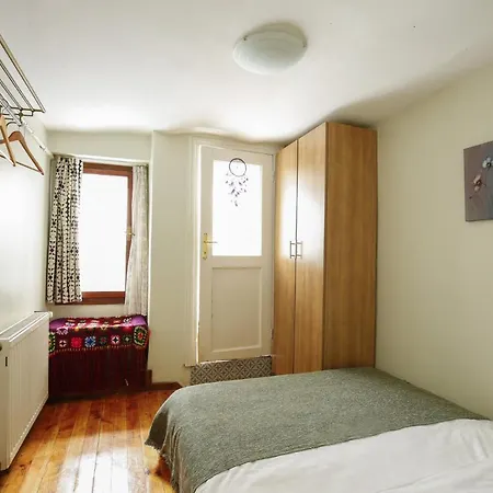 Superb Flat With Backyard In Cihangir Beyoglu Apartment
