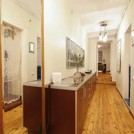 Apartment Superb Flat With Backyard In Cihangir Beyoglu